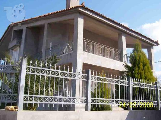 PoulaTo: Κτίσμα 2 ορόφων & Γκαρσονιέρα. 